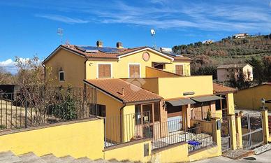 PORZIONE DI BIFAMILIARE A SPOLETO