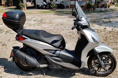 Scooter Piaggio Beverly 300 S del 02/2023 km 21000