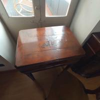 Antico mobile da toelettatura