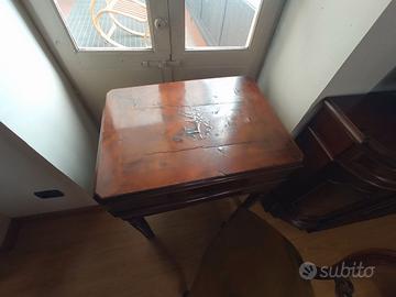 Antico mobile da toelettatura