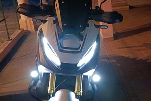 Honda x adv
