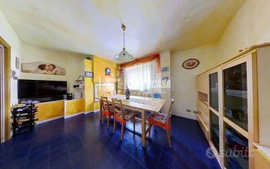 AMPIO APPARTAMENTO CON TERRAZZO