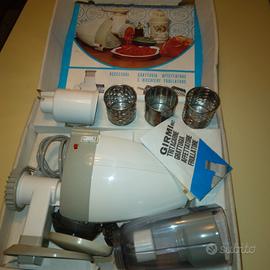 Tritacarne MEC di "Girmi" vintage