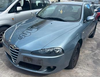 ALFA ROMEO 147 per ricambi usati