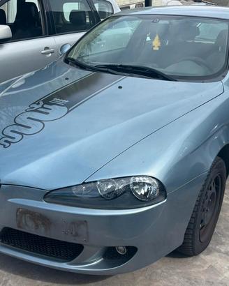 ALFA ROMEO 147 per ricambi usati