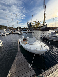 Barca in vetroresina