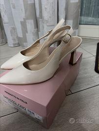 Scarpe modello chanel