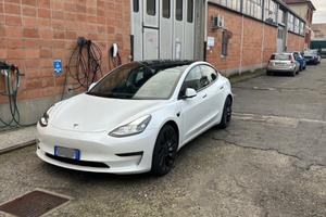 TESLA Model 3 - 2021