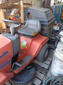 Trattorino tagliaerba 