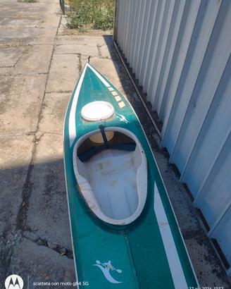 canoa monoposto in vetro resina