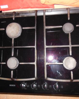 Piano cottura a gas in vetroceramica della Bosch