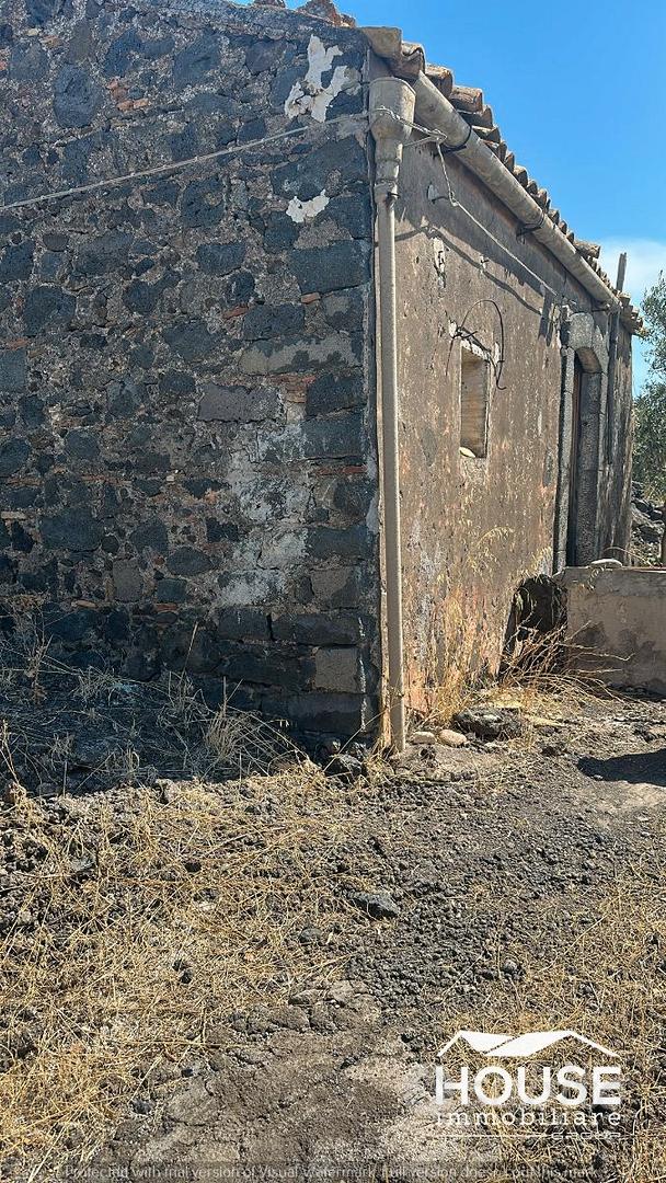 ADRANO – TERRENO CON CASEGGIATO - Vista 4