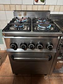 Cucina 4 fuochi e forno a gas