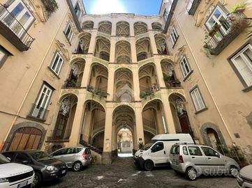 3 LOCALI A NAPOLI