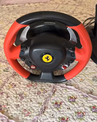 Volante thrustmaster ferrari 458 + pedaliera