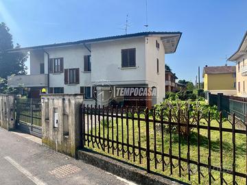 VILLA SINGOLA DI AMPIA METRATURA CON GIARDINO E TE