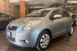 Toyota Yaris 1.0 5 porte Sol