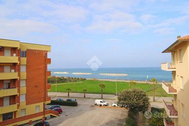 2 LOCALI A PORTO RECANATI