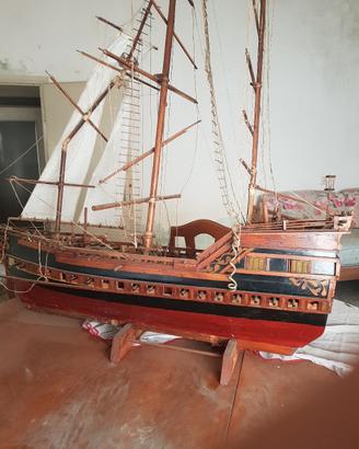 caravella, la Santa Maria, è da  terminare.