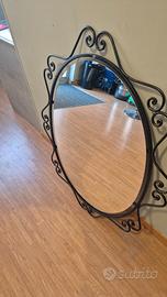 specchio ferro battuto e tavolino a parete