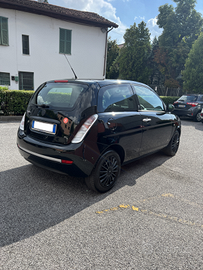 Lancia y 1.2 neopatentati