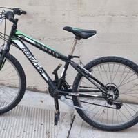 Bicicletta mountain bike 