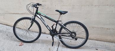 Bicicletta mountain bike 