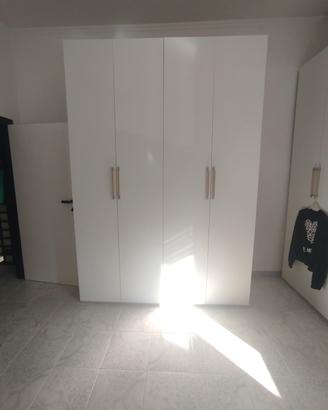 3 armadi bianco/legno chiaro 100€ cad.