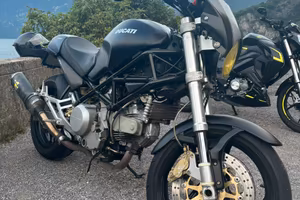 Monster 750 dark a carburatori ASI