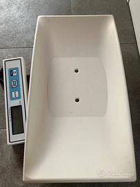 Bilancia digitale neonati 0–20 kg misterbaby Laica
