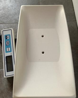 Bilancia digitale neonati 0–20 kg misterbaby Laica