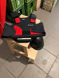 Casco e para schiena equitazione