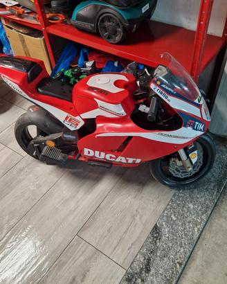 moto bambino. 