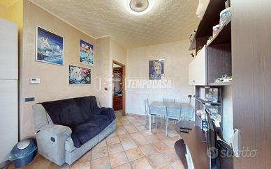 3 LOCALI IN QUADRIFAMIGLIARE