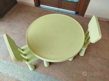 Tavolino più 2 sedie