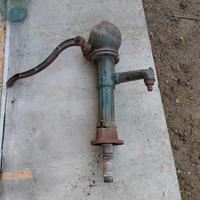 antica fontana da giardino 