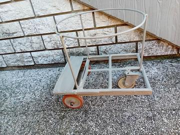 Carrello a ruota girevole per vasi pesati