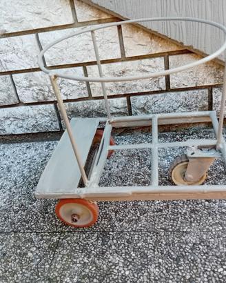 Carrello a ruota girevole per vasi pesati