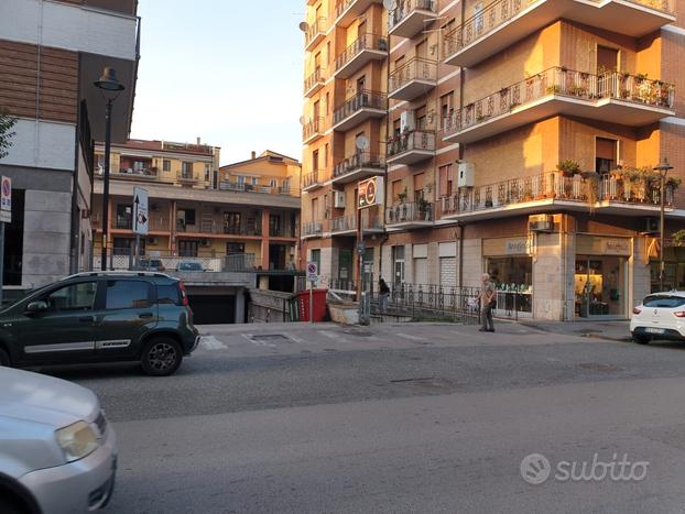 Box auto nei pressi del Corso Vittorio Emanuele