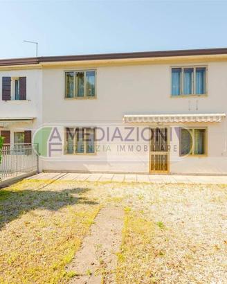 Villetta a schiera di 110 m² con più di 5 locali e