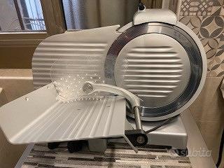 Attrezzatura da cucina pizzeria