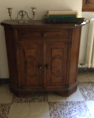 Piccola credenza