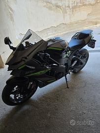 KAWASAKI ZX10R PERFORMANCE