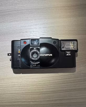 Olympus XA 2 + flash A11 in condizioni eccellenti