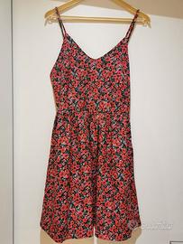 Vestito estivo a fiori, tema floreale