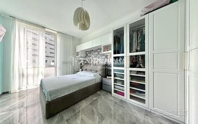 TRILOCALE PIANO ALTO CON BALCONE VISTA MARE E POSS