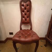 Poltroncina vintage noce e pelle capitonné