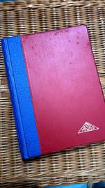 Collezione di francobolli con raccoglitore