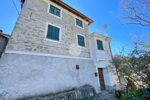 CASA SEMINDIPENDENTE A BAJARDO