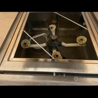 Lavastoviglie professionale